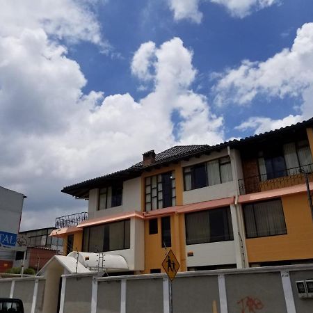 Hostal El Confort Quito Norte Exterior photo